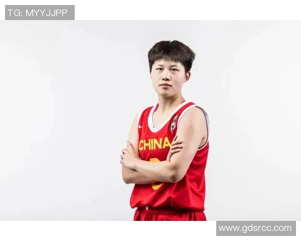 吴娜专访:从青涩球员到篮球女神的成长之路回顾 吴娜专访:从青涩球员到篮球女神的成长之路回顾