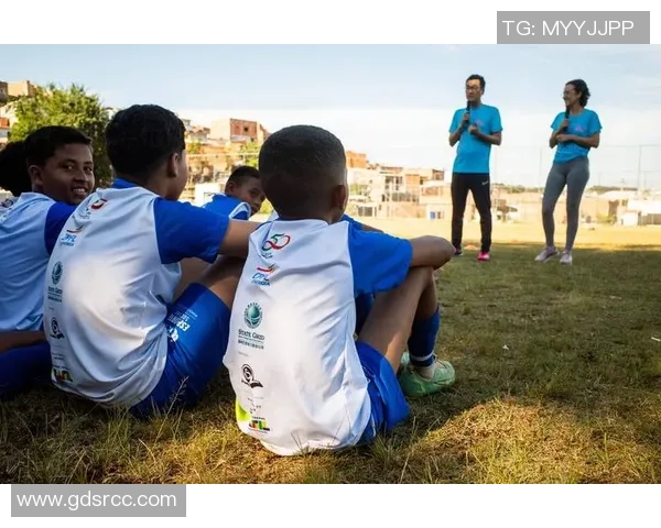 足球明星传奇合影照片展现绿茵场上的辉煌瞬间与友谊的永恒纽带 足球明星传奇合影照片展现绿茵场上的辉煌瞬间与友谊的永恒纽带