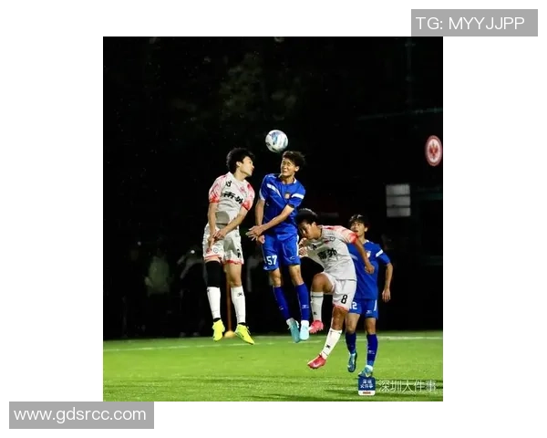 深圳足球队在亚运会上的速度表现引发热议展现出强劲实力与潜力 深圳足球队在亚运会上的速度表现引发热议展现出强劲实力与潜力