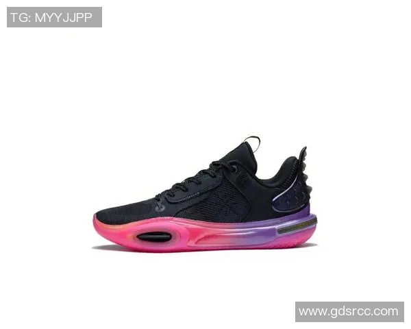 篮球装备选购指南:精选球鞋推荐助你提升场上表现 篮球装备选购指南:精选球鞋推荐助你提升场上表现