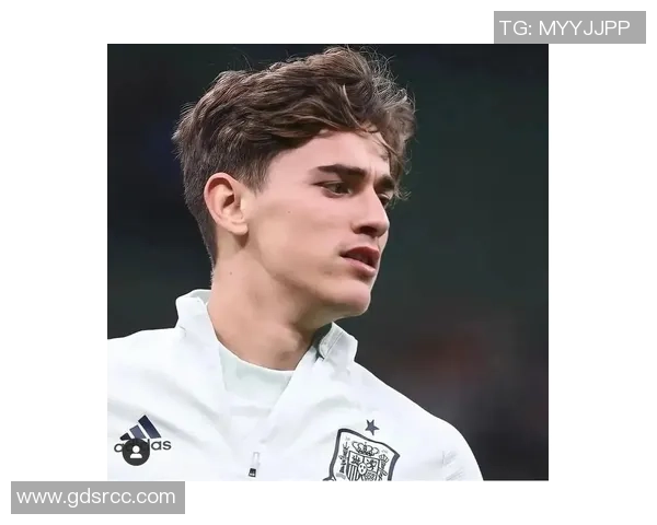 足球明星侧脸头像的魅力与个性展现解析 足球明星侧脸头像的魅力与个性展现解析